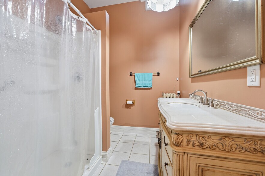 More Photos Of 2200 W Memorial Dr, Janesville Hospitality For Sale