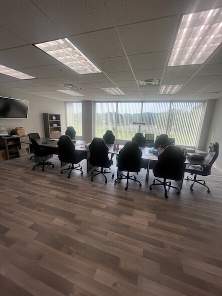 More Photos Of 317 Foxon Rd, East Haven Office For Sale