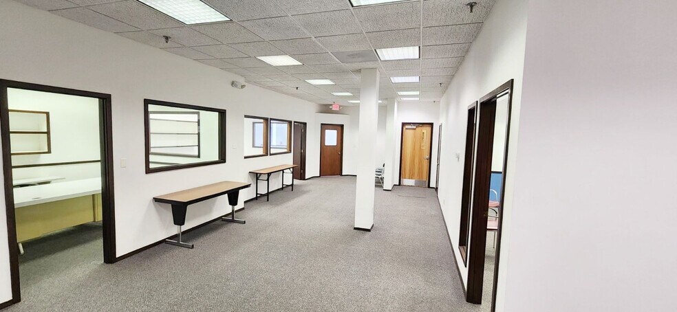 More Photos Of 200 N 8th Ave E, Newton Warehouse For Sale