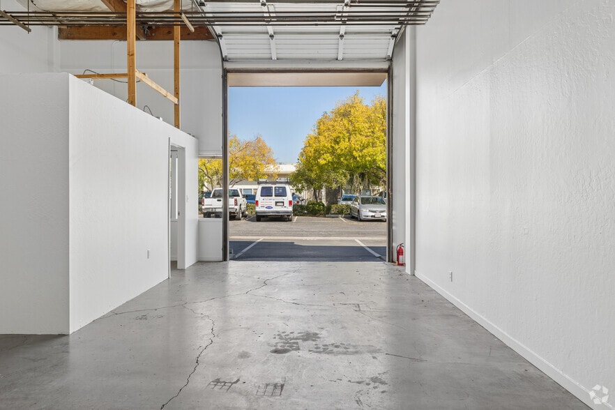 More Photos Of 299 Old County Rd, San Carlos Unknown For Lease