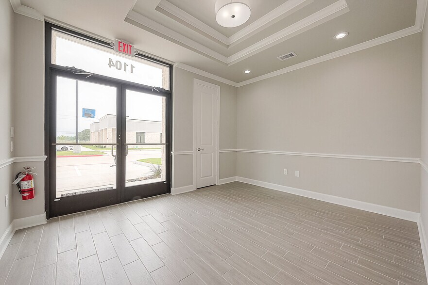 More Photos Of 26717 Westheimer Pky, Katy Medical For Sale