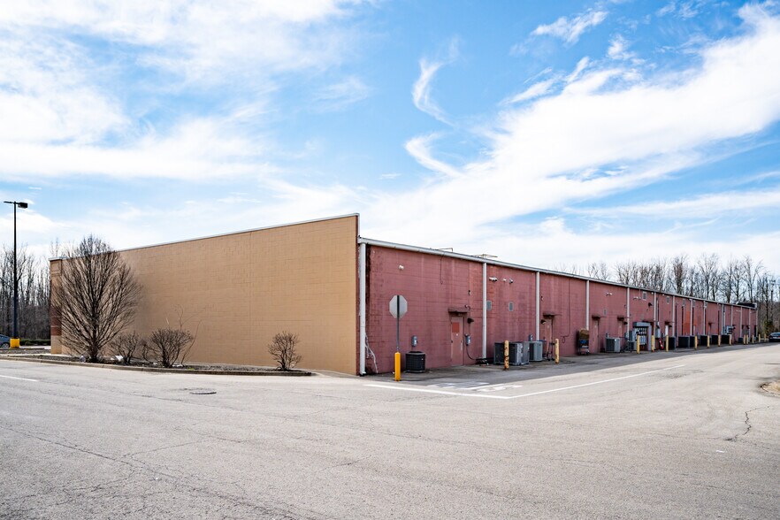 More Photos Of 161-165 Outer Loop, Louisville Unknown For Lease