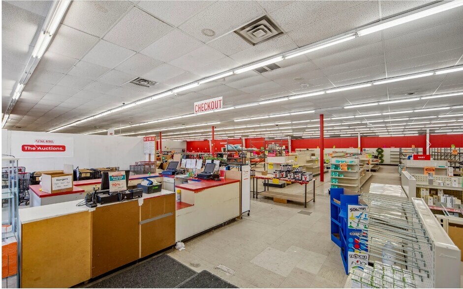 More Photos Of 109 N Market St, Audubon Freestanding For Lease