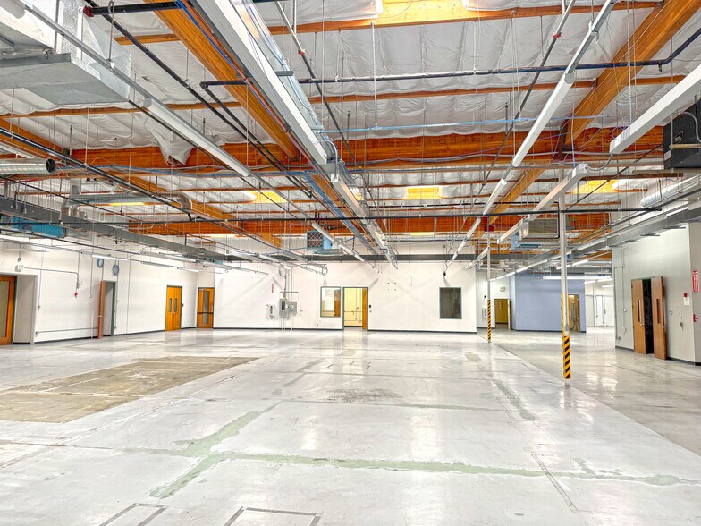 More Photos Of 424 Aviation Blvd, Santa Rosa Industrial For Sale