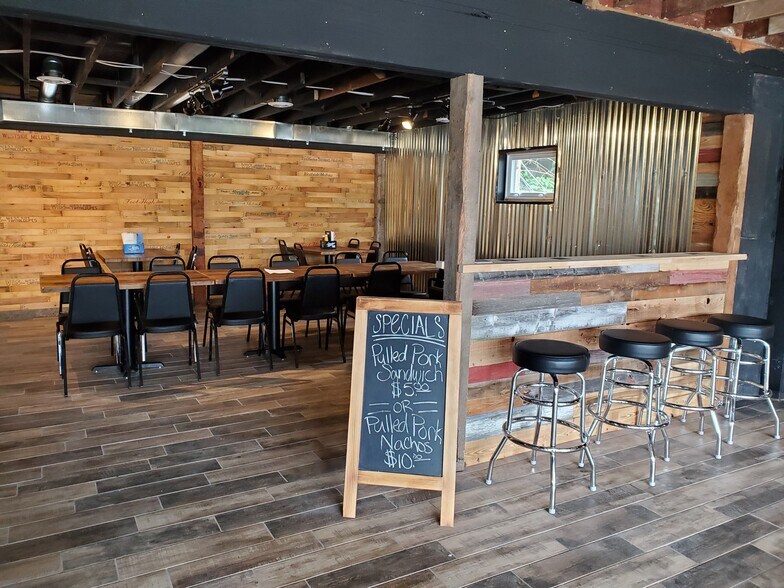 More Photos Of 267 Runaway Dr, Climax Springs Hotel For Sale