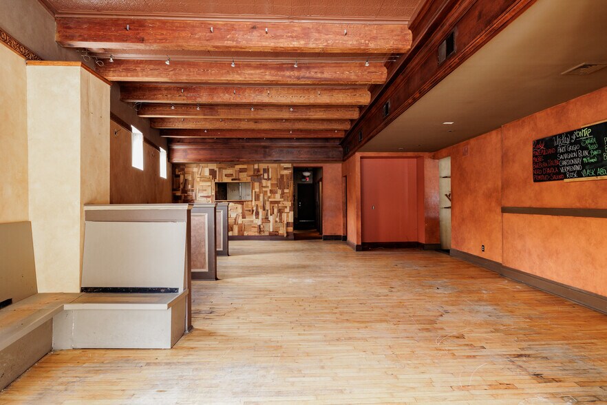 More Photos Of 42 Railroad St, Great Barrington Storefront Retail Office For Lease