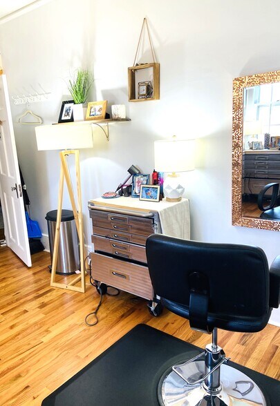 More Photos Of 710 Raleigh St, West Columbia Office For Lease