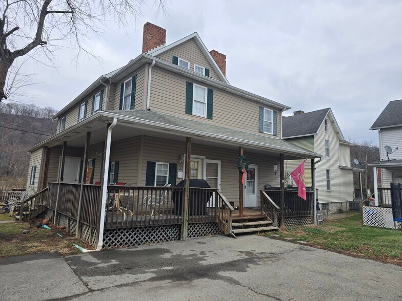 More Photos Of 804 Railroad St, Monongahela Specialty For Sale