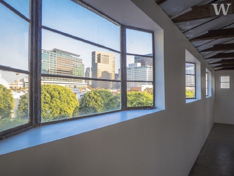 More Photos Of 1063 Gayley Ave, Los Angeles Loft Creative Space For Lease