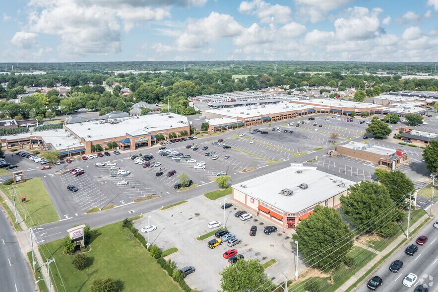 More Photos Of 6600-6748 Winchester Rd, Memphis Freestanding For Lease