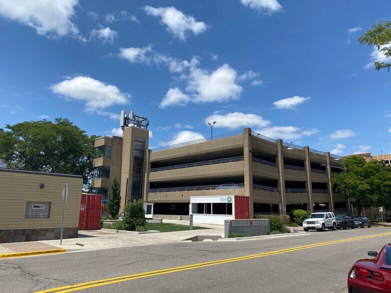 More Photos Of 104 W 4th St, Royal Oak Storefront Retail Office For Lease
