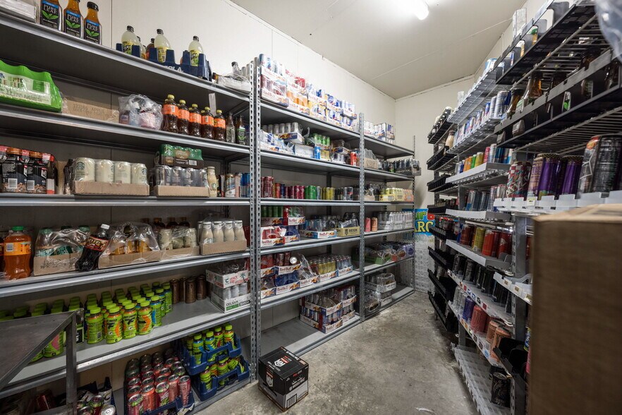 More Photos Of 5701 N Jornada Rd, Las Cruces Service Station For Sale