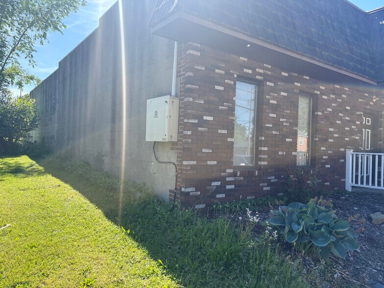 More Photos Of 773 Pershing St, Ellwood City Office For Sale