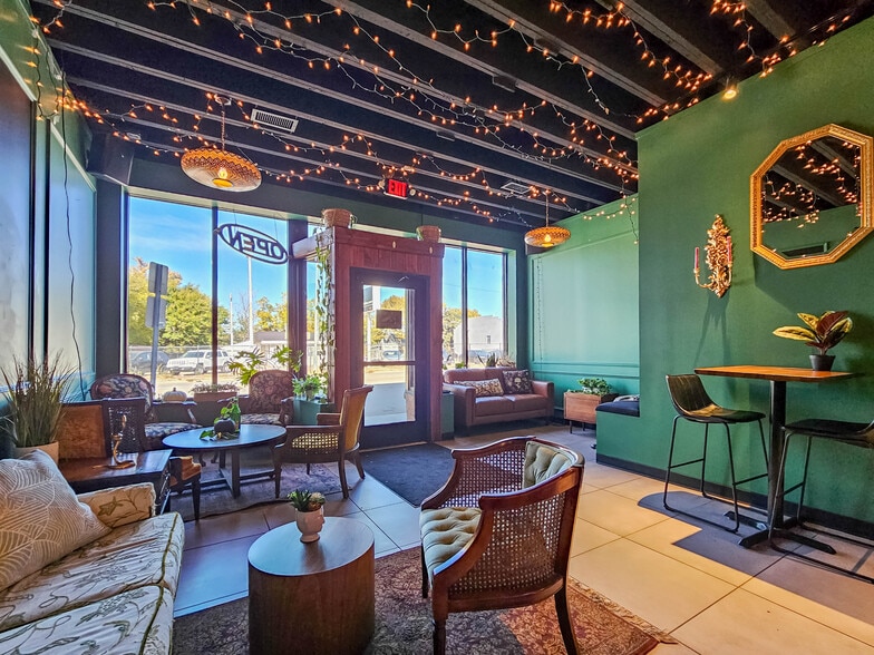 More Photos Of 3207 Leavenworth St, Omaha Bar For Sale