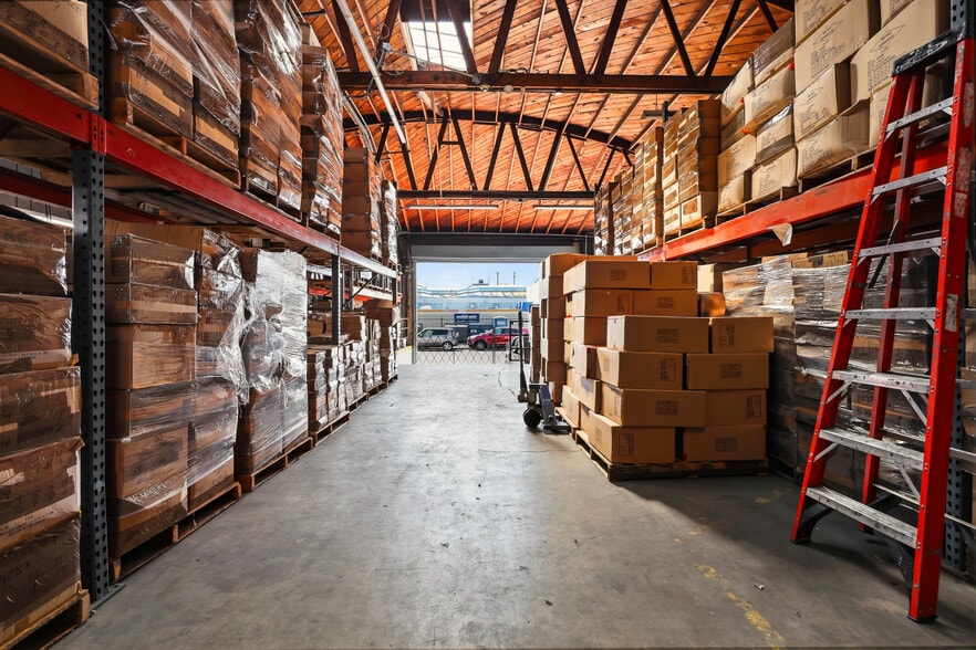 More Photos Of 4807-4827 E 49th St, Vernon Warehouse For Lease