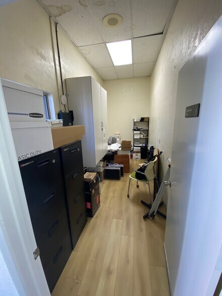 More Photos Of 5011 Holly Dr, San Diego Office For Lease