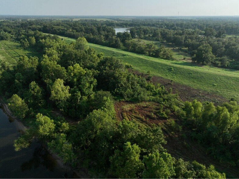 More Photos Of 7751 Highway 1, Boyce Light Manufacturing For Sale