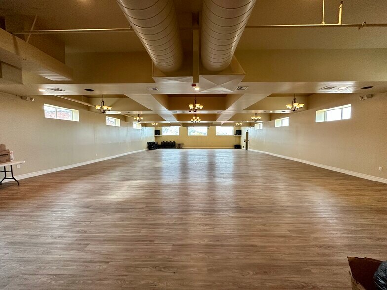 More Photos Of 231 E Main St, Trinidad Bar For Sale