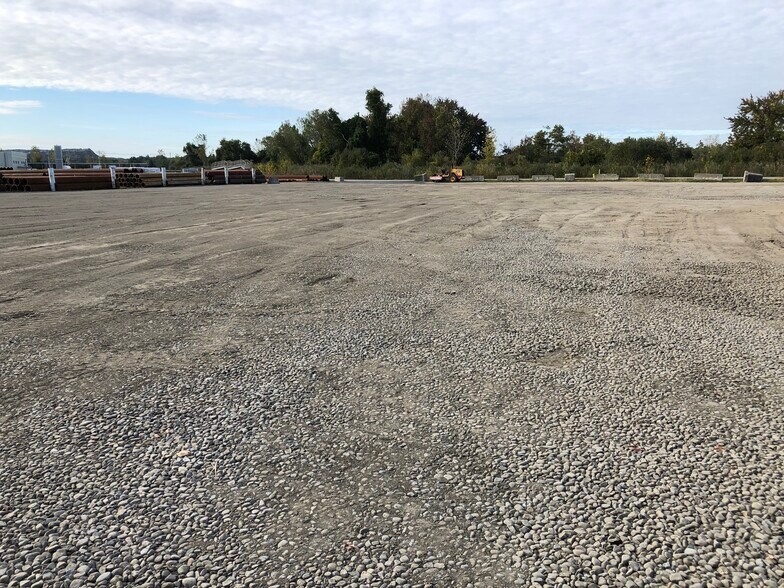More Photos Of 53 Ayer Rd, Littleton Warehouse For Lease