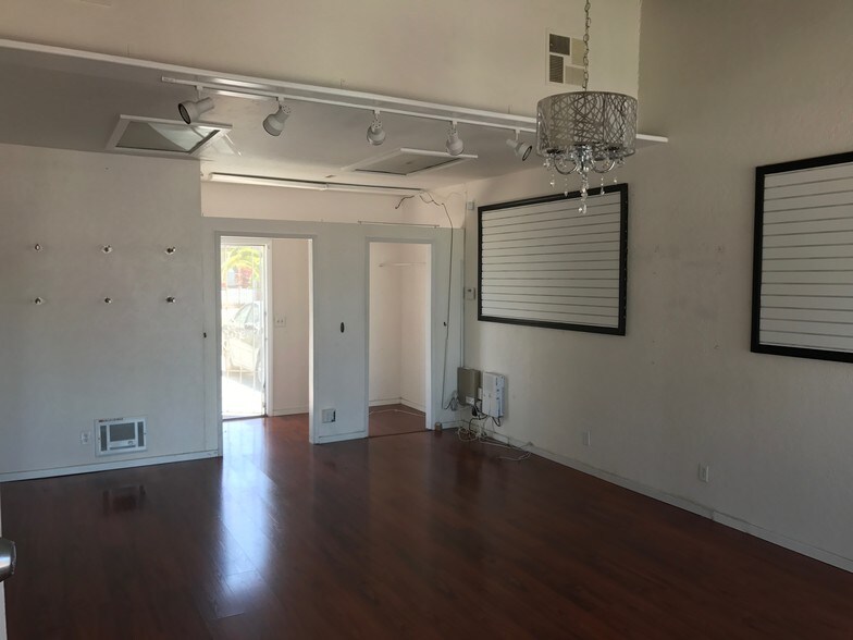 More Photos Of 244-246 Main St, Seal Beach Storefront For Lease