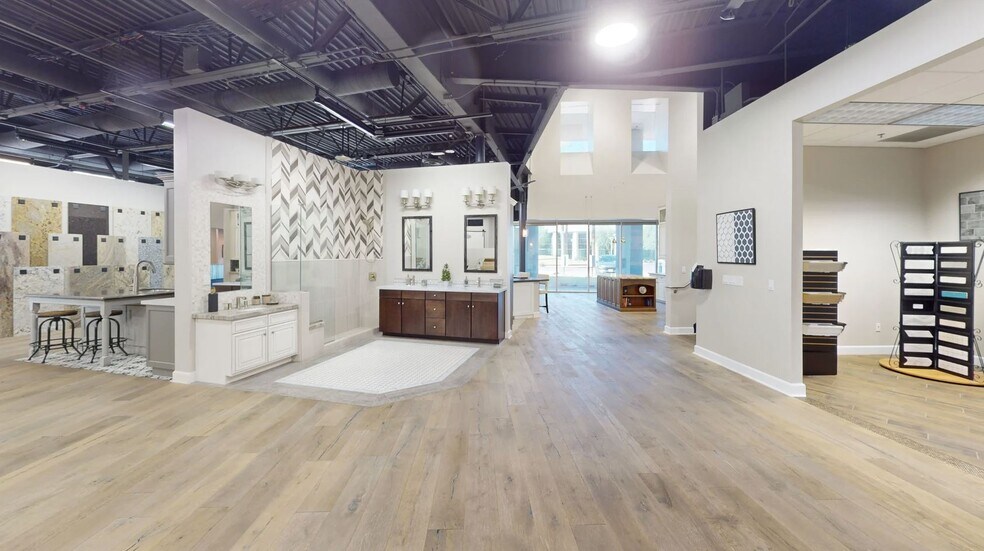 More Photos Of 4323 E Cotton Center Blvd, Phoenix Light Manufacturing For Lease