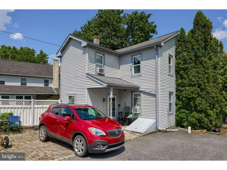 More Photos Of 240 Railroad Ave, Bird In Hand Flex For Sale
