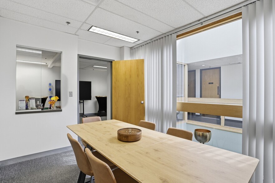 More Photos Of 101 Cambridge St, Burlington Medical For Lease