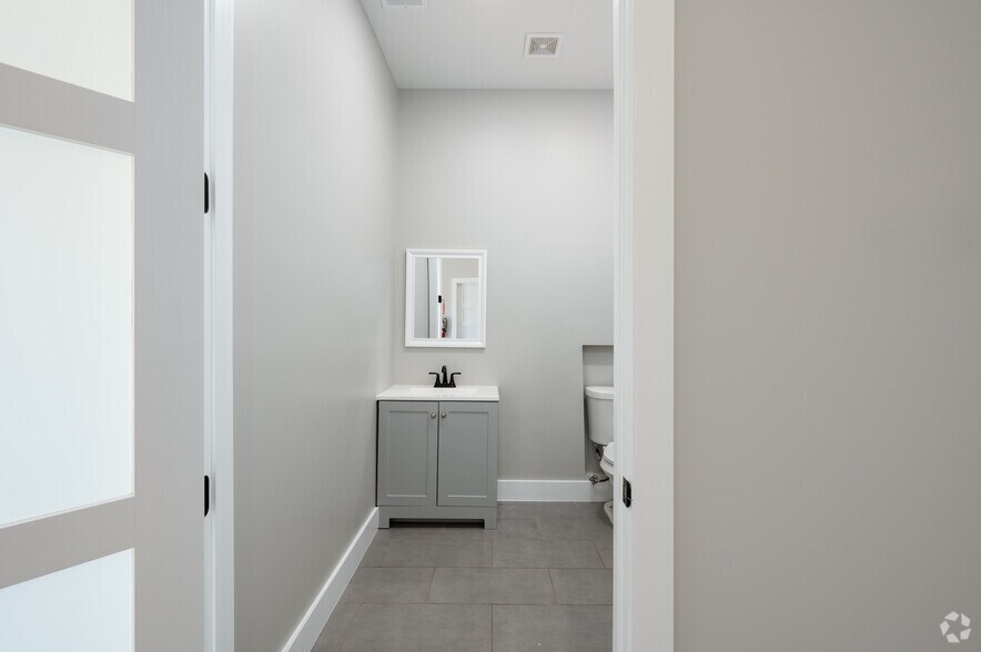 More Photos Of 2346 Seaborn Rd, Ponder Unknown For Lease