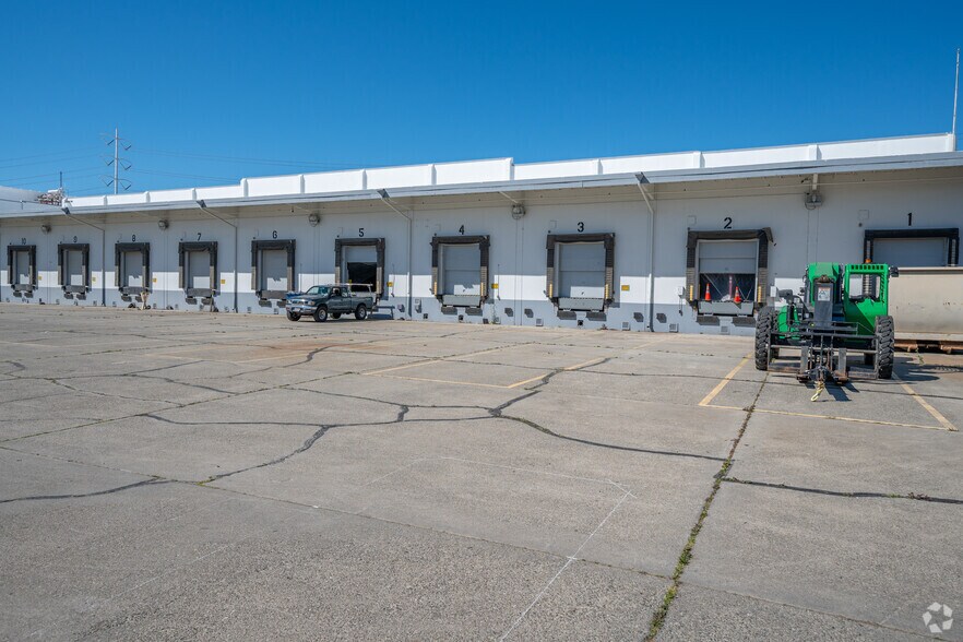 More Photos Of 3100 52nd Ave, Sacramento Refrigeration Cold Storage For Sale
