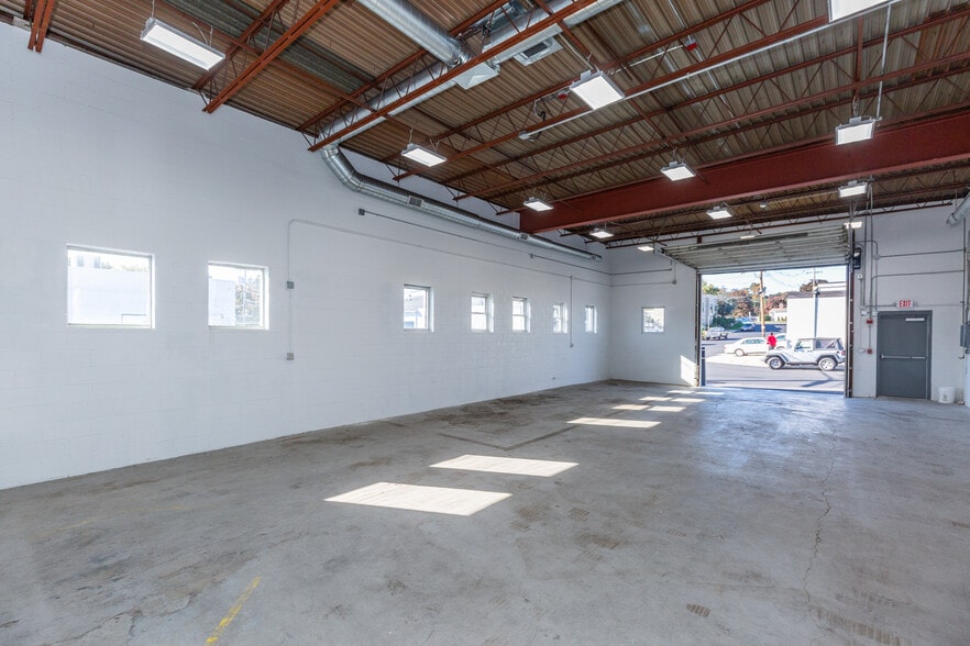 More Photos Of 26 Oakdale Ave, Johnston Warehouse For Lease