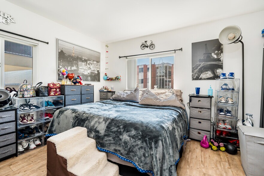 More Photos Of 845 Bunker Hill Ave, Los Angeles Apartments For Sale