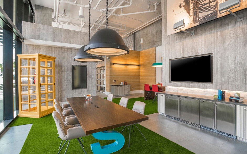 More Photos Of 1501 Island Ave, San Diego Apartments For Lease