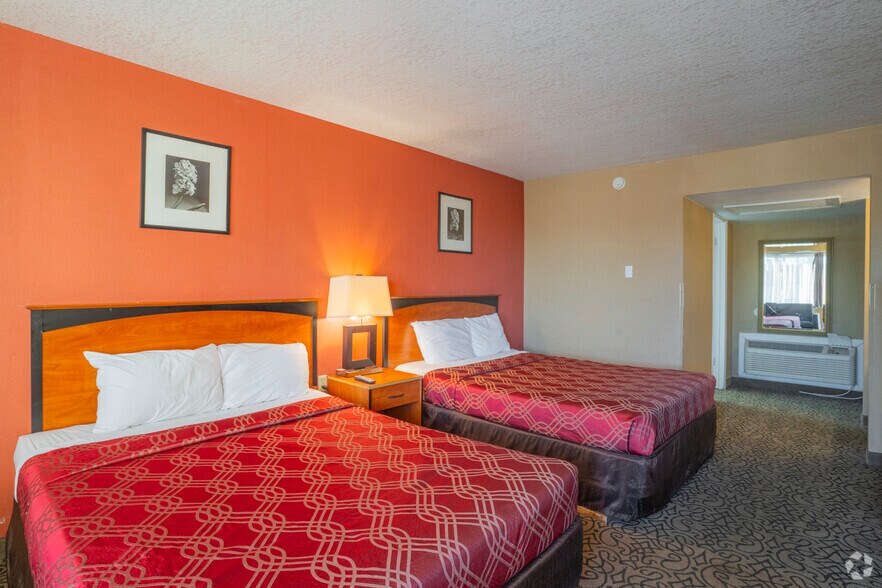 More Photos Of 1208 N Colorado Ave, Brush Hotel For Sale