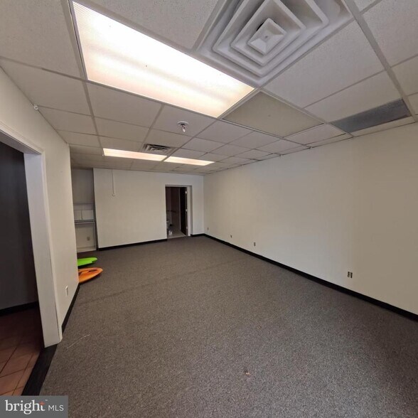 More Photos Of 1515 Mount Hope Ave, Pottsville Office For Lease