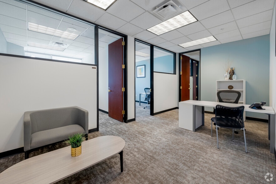 More Photos Of 2415 E Camelback Rd, Phoenix Coworking Space