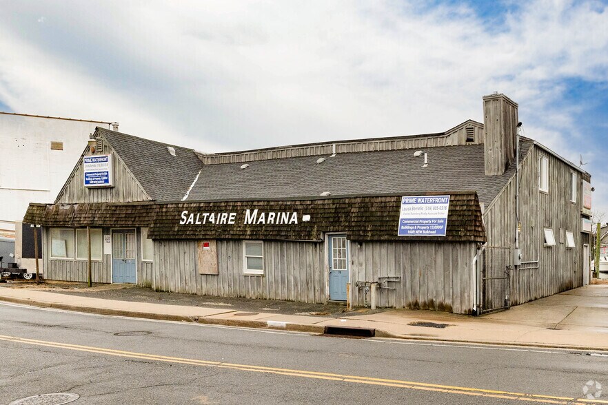 Primary Photo Of 76 Front St, East Rockaway Marina For Sale