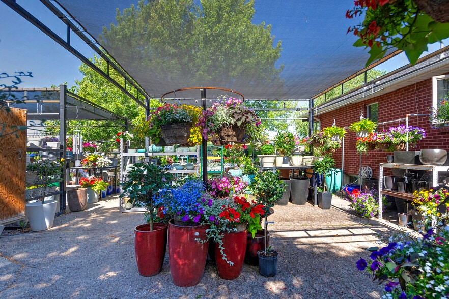 More Photos Of 2194 E Fort Union Blvd, Salt Lake City Freestanding For Sale
