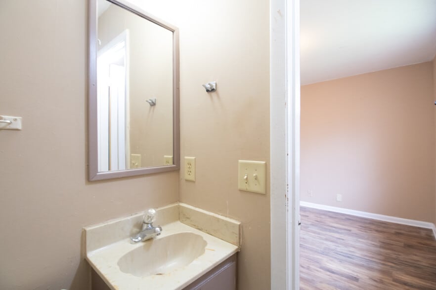 More Photos Of , Nashville Multifamily For Sale