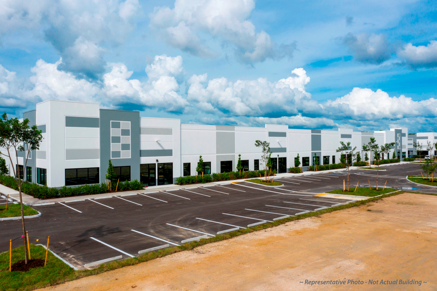 Primary Photo Of 911 E Industrial Cir, Cape Coral Warehouse For Lease