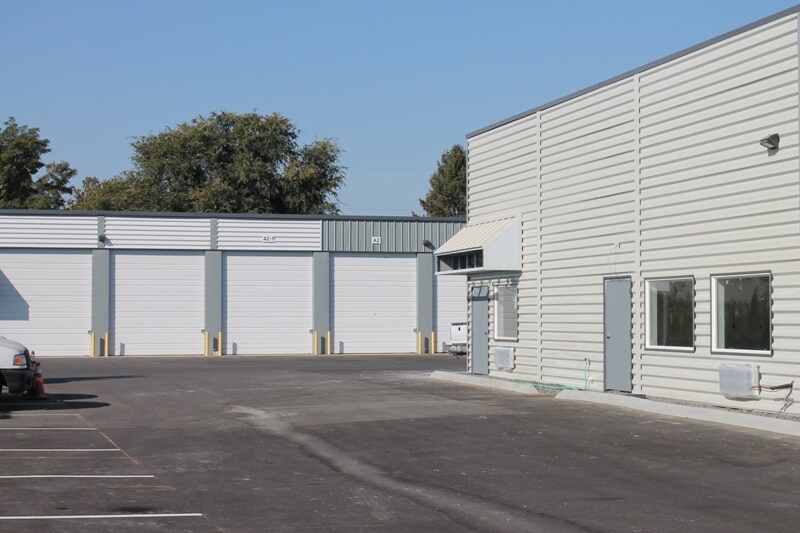 More Photos Of 5628 W Clearwater Ave, Kennewick Warehouse For Lease