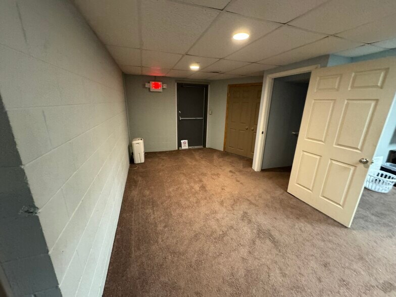 More Photos Of 1173 Manchester Ave SW, North Lawrence Office Residential For Sale