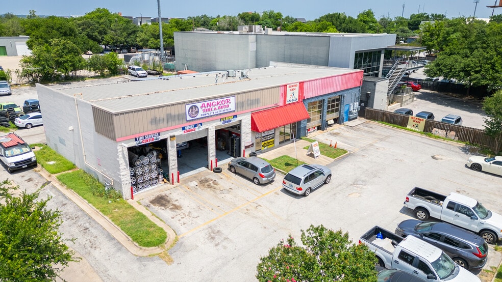 More Photos Of 5528 N Lamar Blvd, Austin Auto Repair For Sale