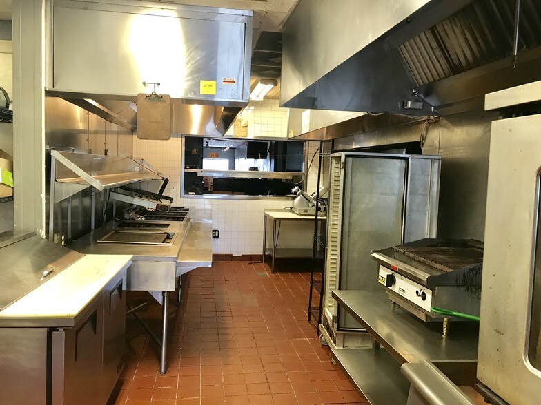 More Photos Of 406 US Highway 41 Byp N, Venice Restaurant For Lease