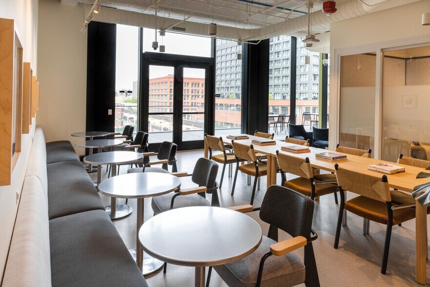 More Photos Of 167 N Green St, Chicago Office For Lease