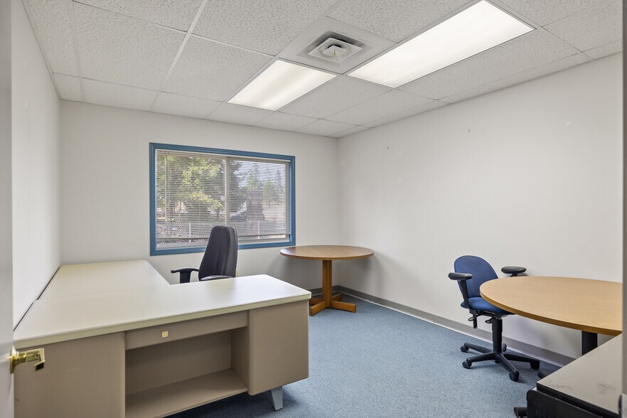 More Photos Of 100 Commerce Ln, Elma Distribution For Lease