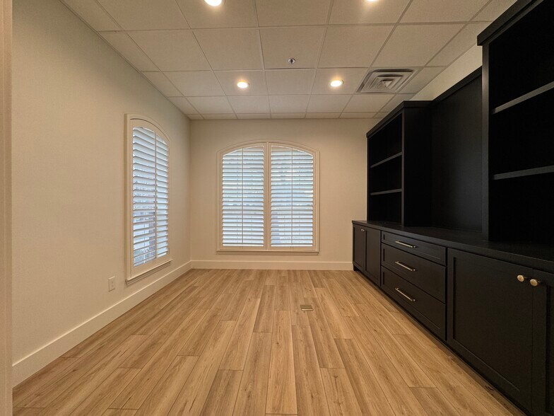 More Photos Of 2730 Virginia Pky, McKinney Medical For Lease