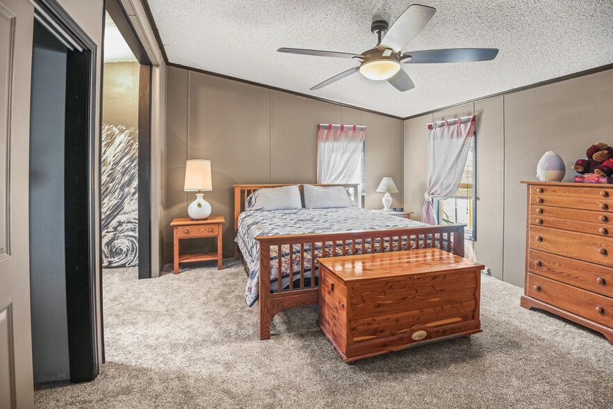 More Photos Of 33440 Highway 94, Yoder Apartments For Sale