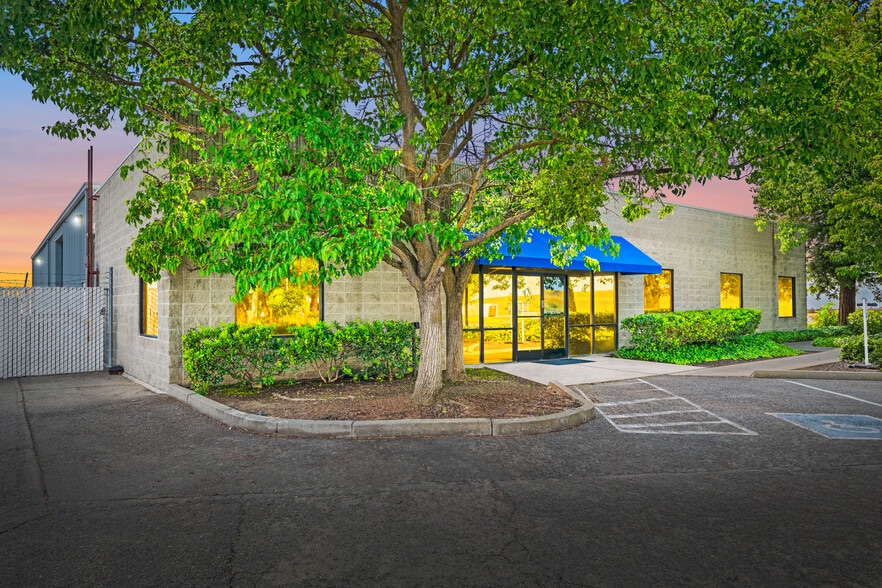 More Photos Of 4081 Seaport Blvd, West Sacramento Warehouse For Lease