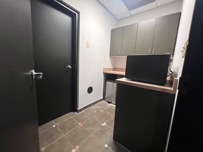 More Photos Of 2255 Cumberland Pky SE, Atlanta Coworking Space