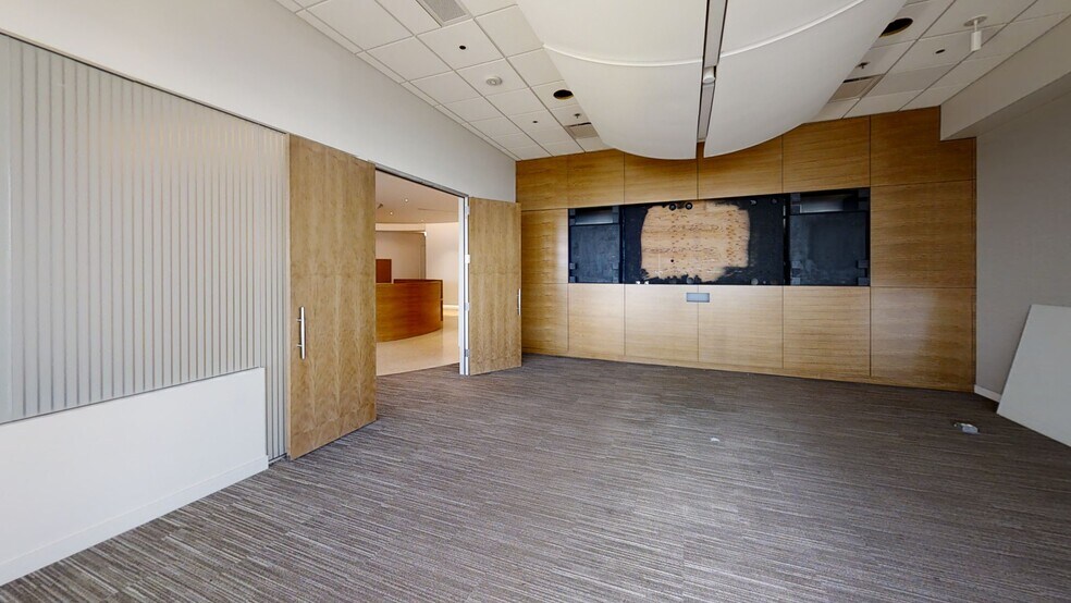 More Photos Of 351 Elliott Ave W, Seattle Unknown For Lease